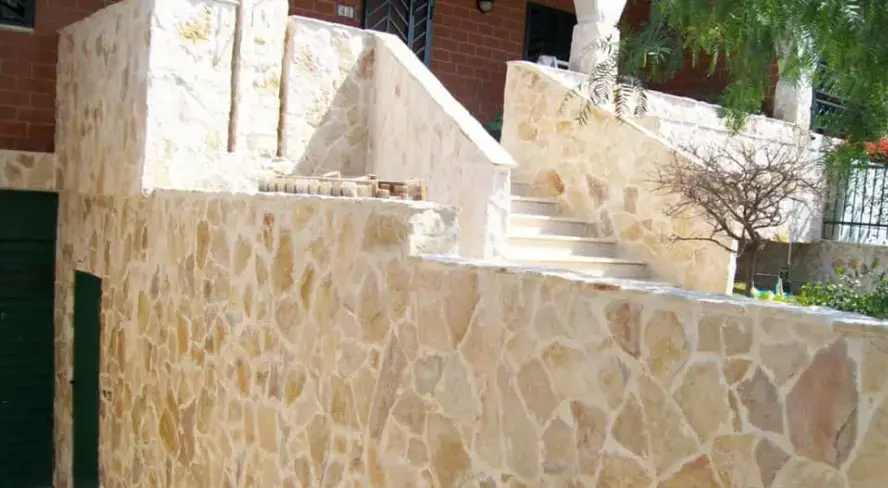 Pavimento/Rivestimento in pietra naturale scorza di Chianca