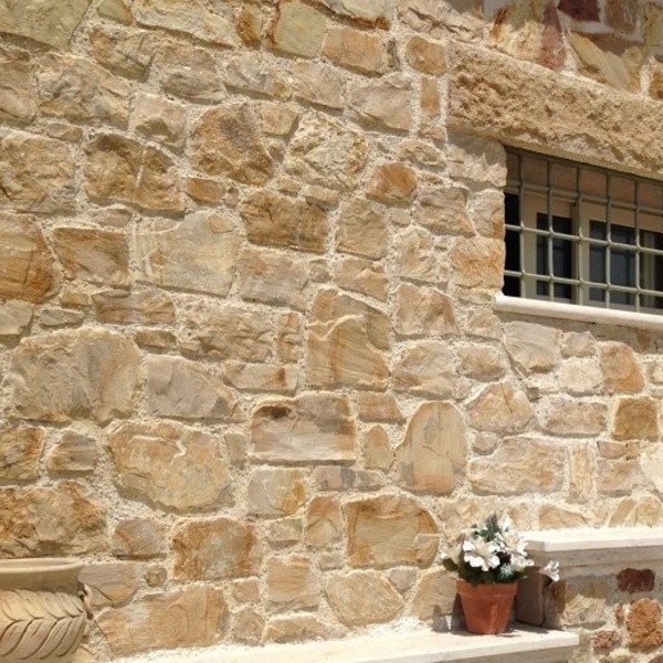 Facciate in pietra della Sardegna